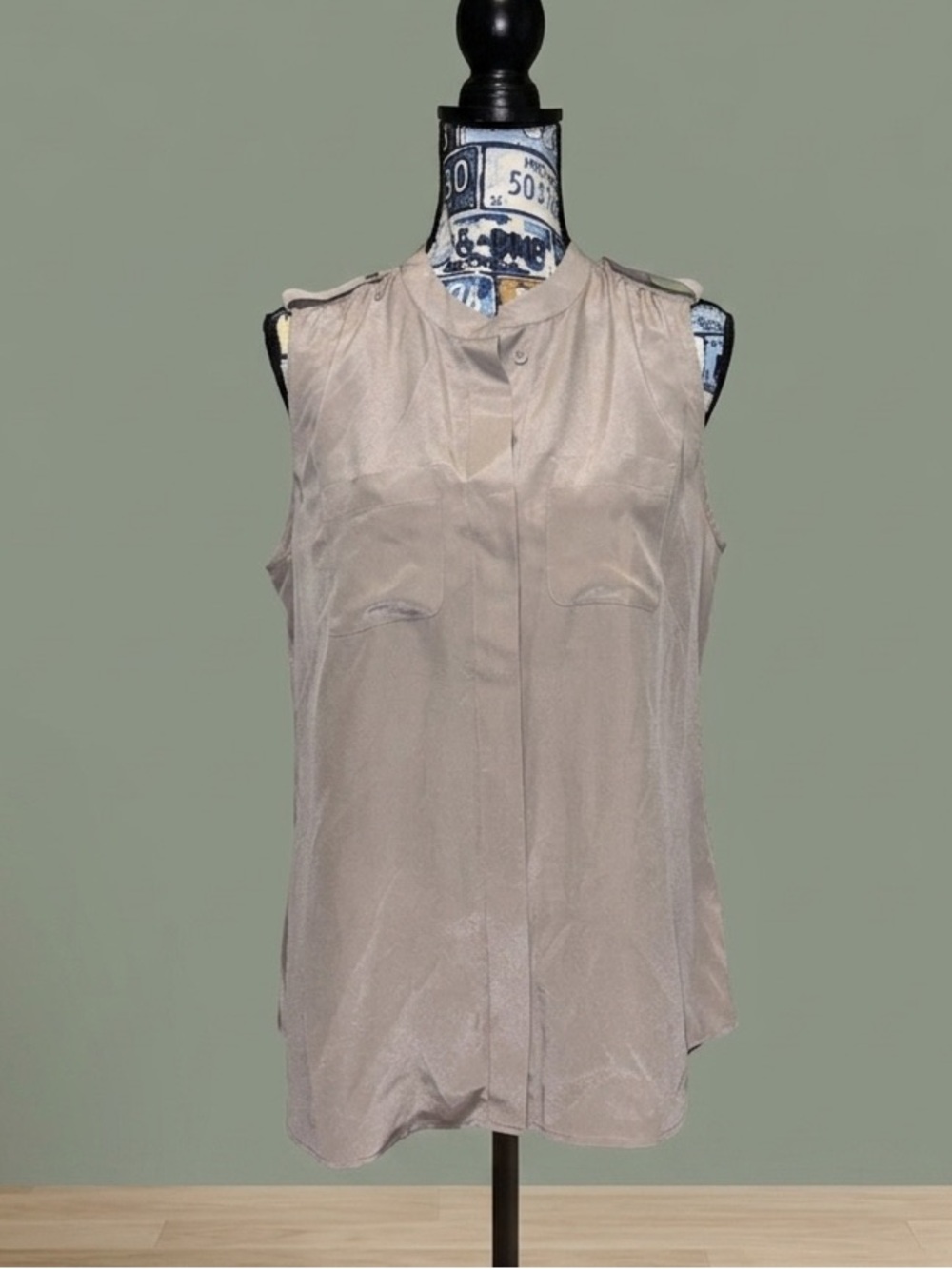 Banana Republic 100% Silk Safari Sleeveless Blouse